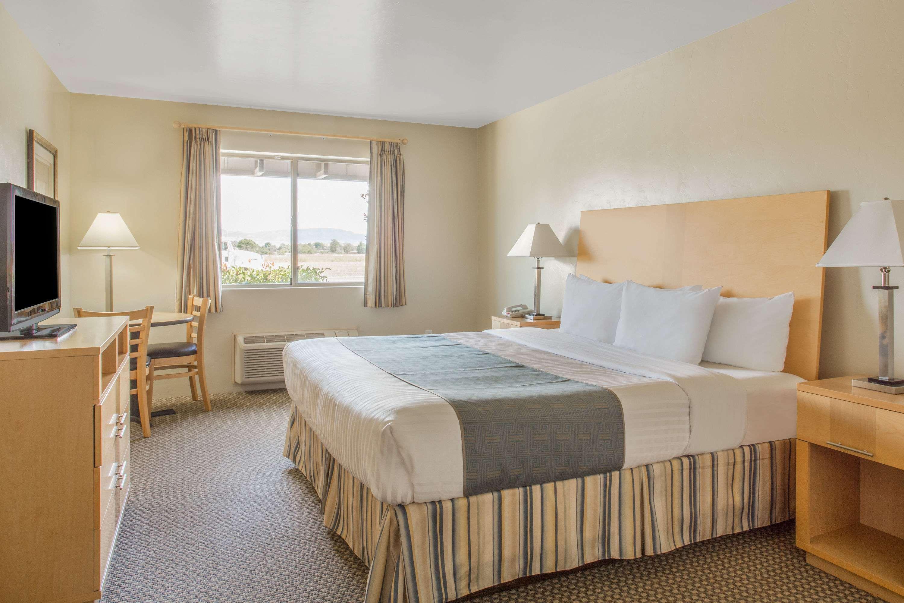 Days Inn By Wyndham Chino Valley Bagian luar foto