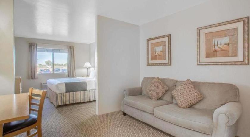 Days Inn By Wyndham Chino Valley Bagian luar foto
